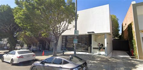 chanel beverly hills robbery|Suspects ram stolen van into Chanel store in Beverly .